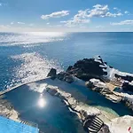 Getaway To Blue Paradise At Madeira Island דירה פונשל