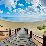 Getaway To Blue Paradise At Madeira Island דירה