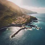 Getaway To Blue Paradise At Madeira Island * 丰沙尔